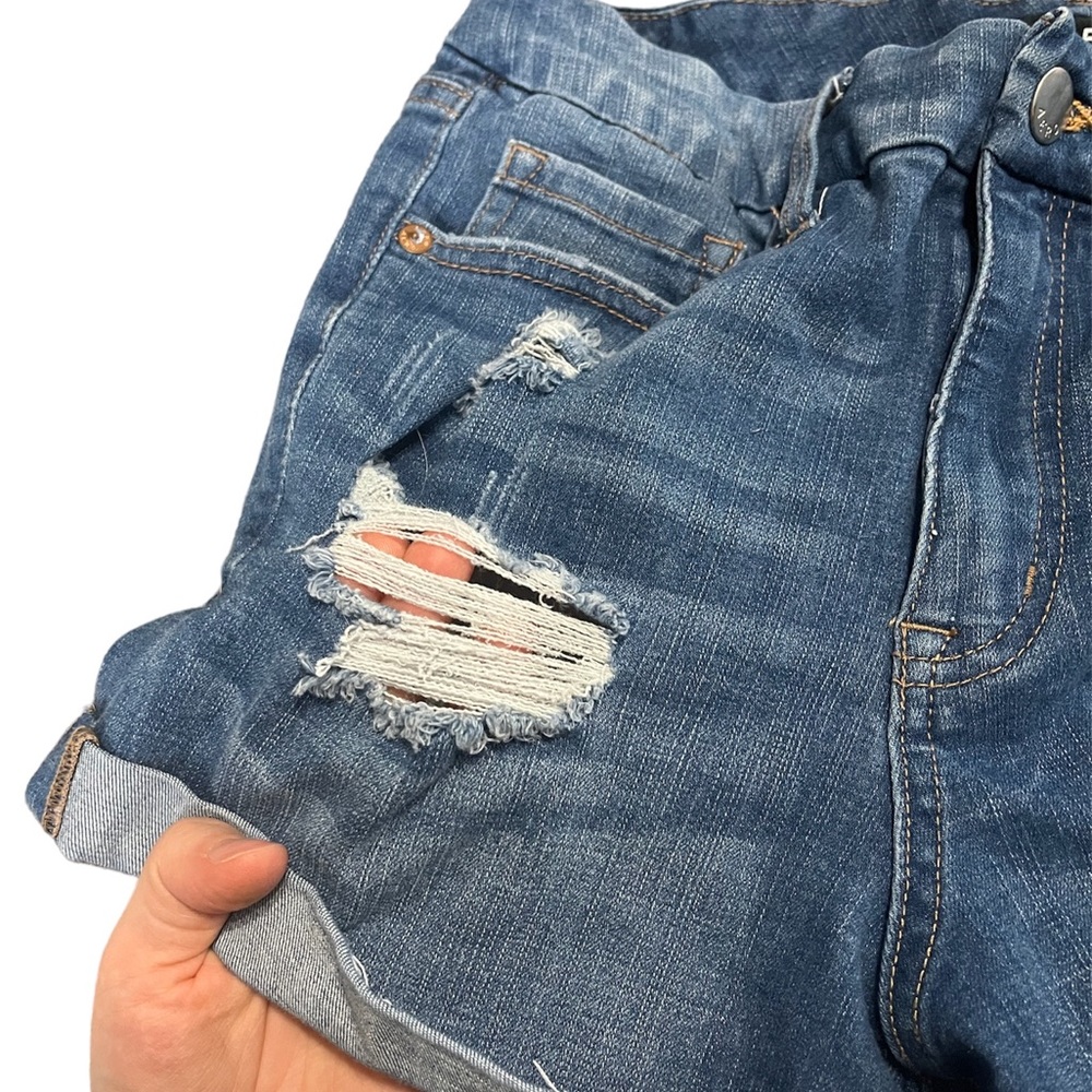 Aeropostale | High Rise Curvy Midi-3” Jean Shorts - Picture 5 of 5